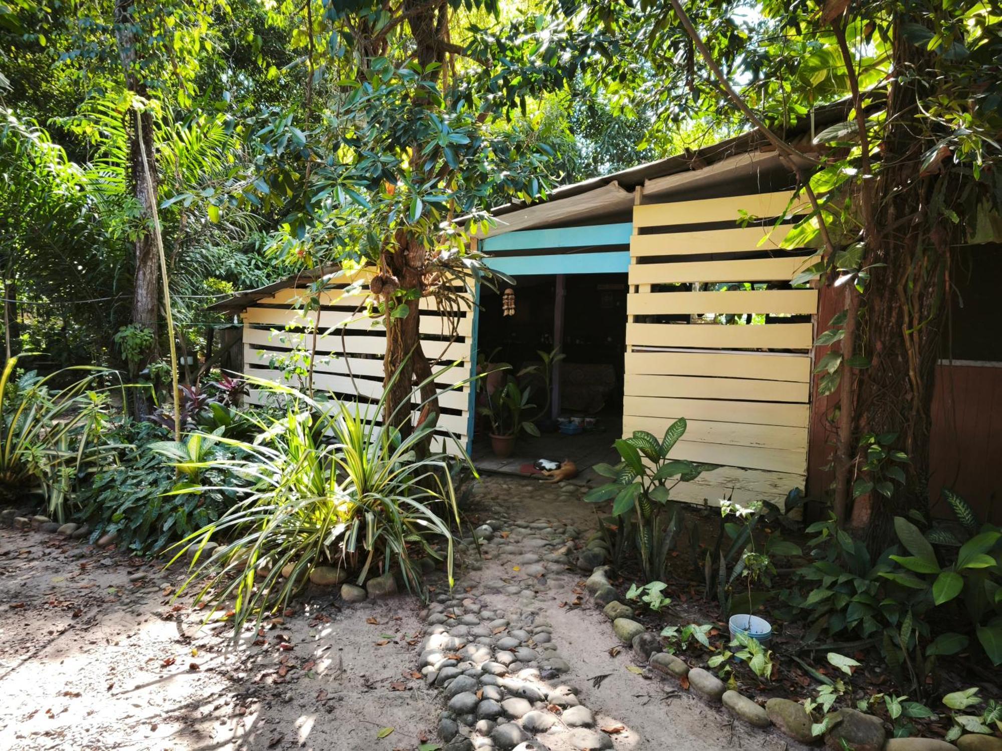 Aya Ni Hotel Pucallpa Kültér fotó